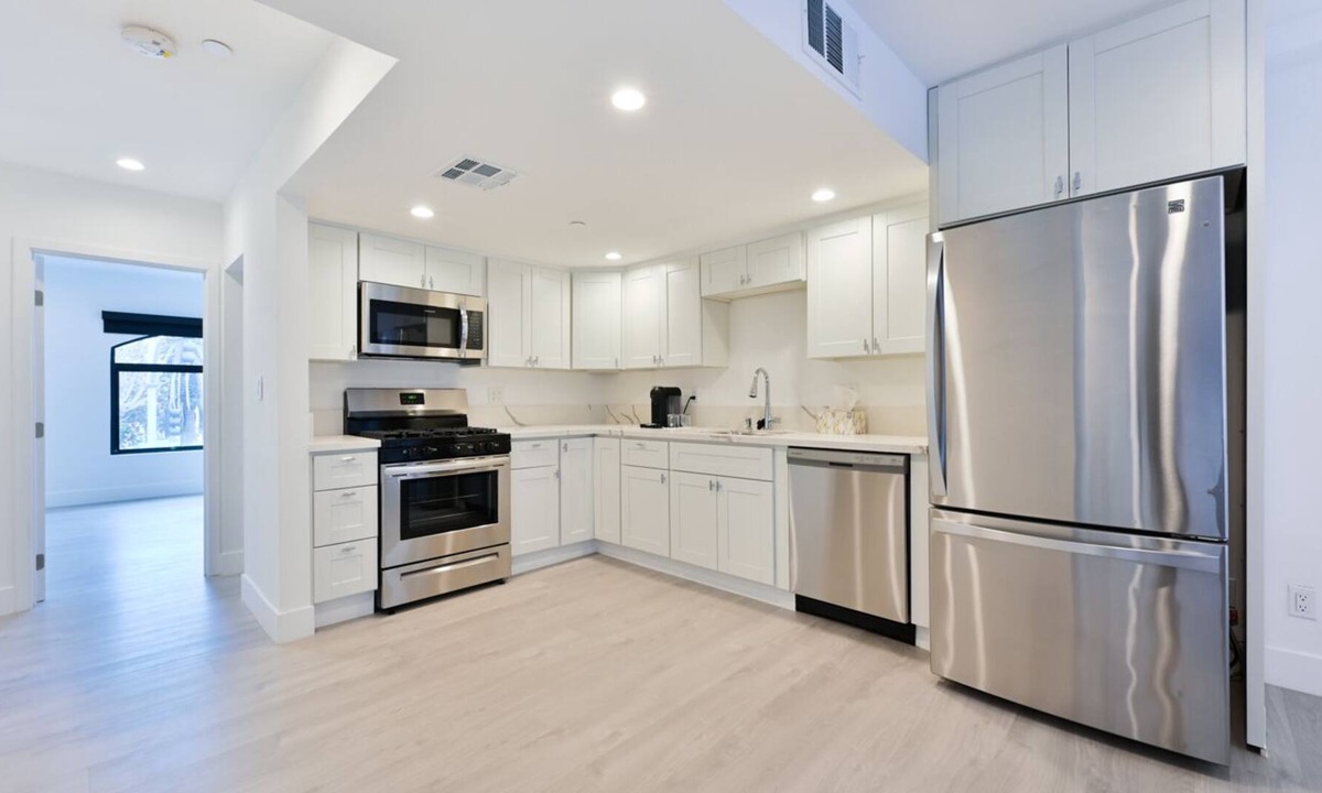 Ocean Park Apartment | Spacious Family-Sized Apartment. Amazing views steps from the beach!