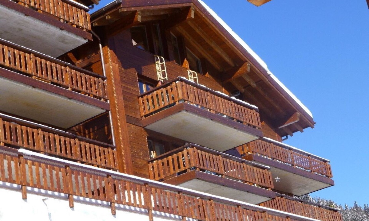 Grimentz Apartment | Spacious flat for 7 people 100m from the ski slopes: 3 double bedrooms with king-size beds - 1 bedro