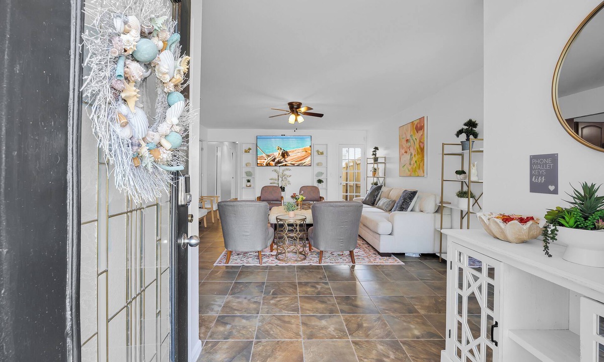 East Arlington House | Spacious Florida get away