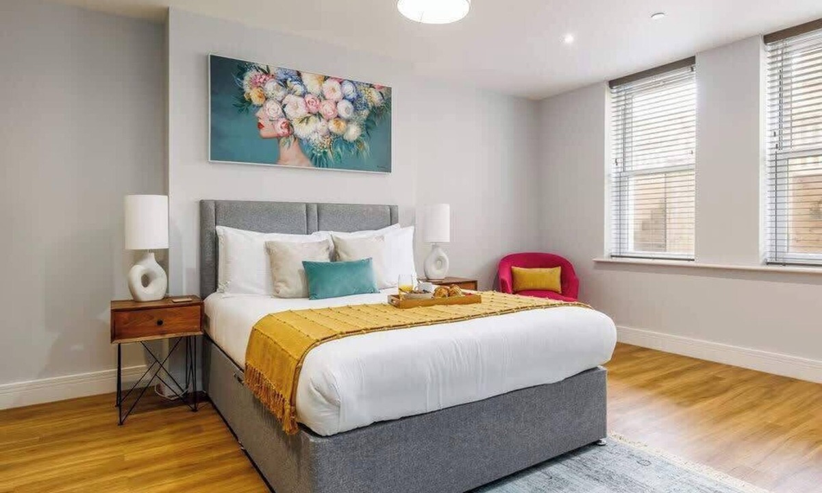 West Cliff Apartment | Spacious Garden, 2-Bed Apt w/Free Gym & Parking