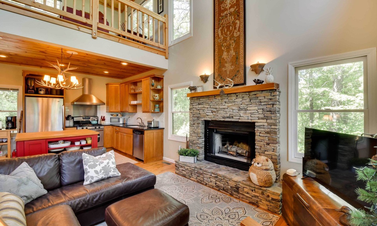 Wiley Cabin | Spacious Georgia Escape w/Fireplace, Deck & Grill