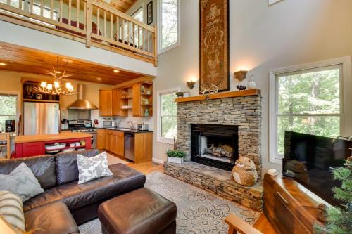 Wiley House | Spacious Georgia Escape with Fireplace, Deck and Grill