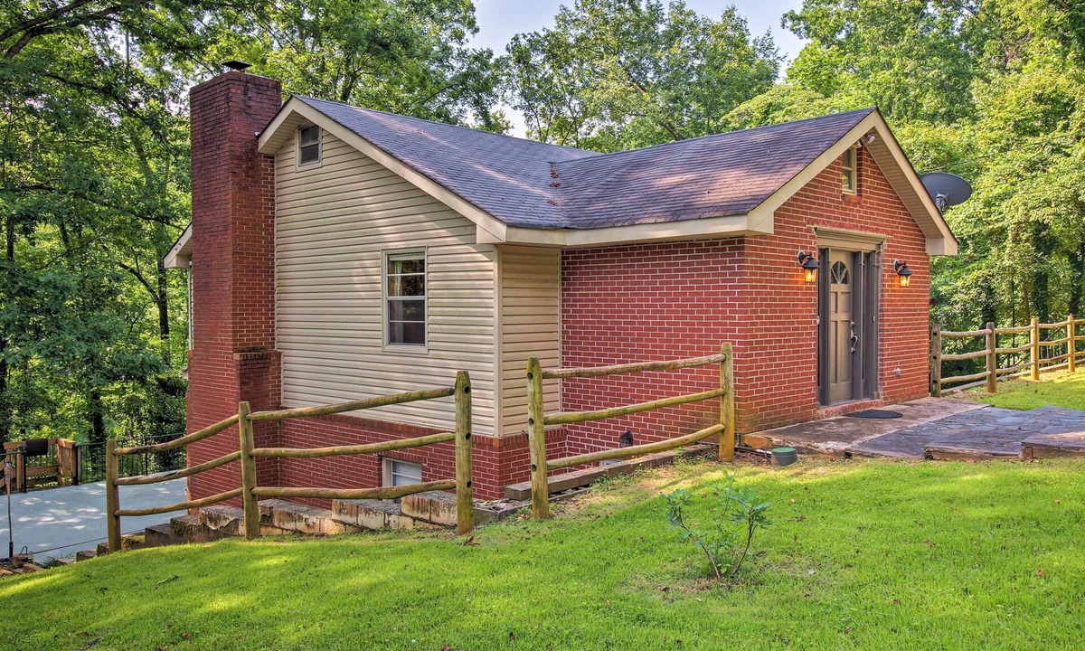 Gainesville House | Spacious Georgia Getaway w/Dock on Lake Lanier!