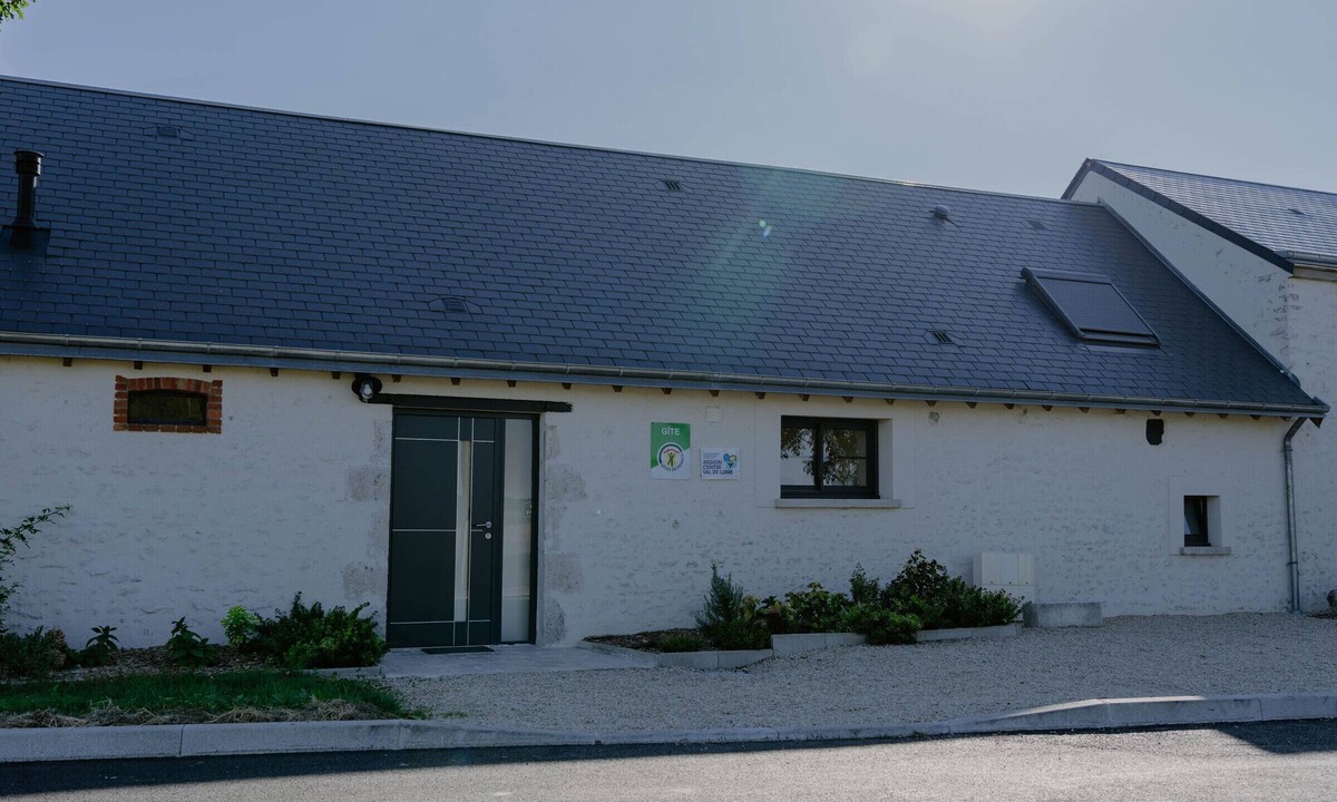Huisseau-sur-Mauves Cottage | Spacious Gîte with Garden & Modern Decor in Scenic Centre Val de Loire