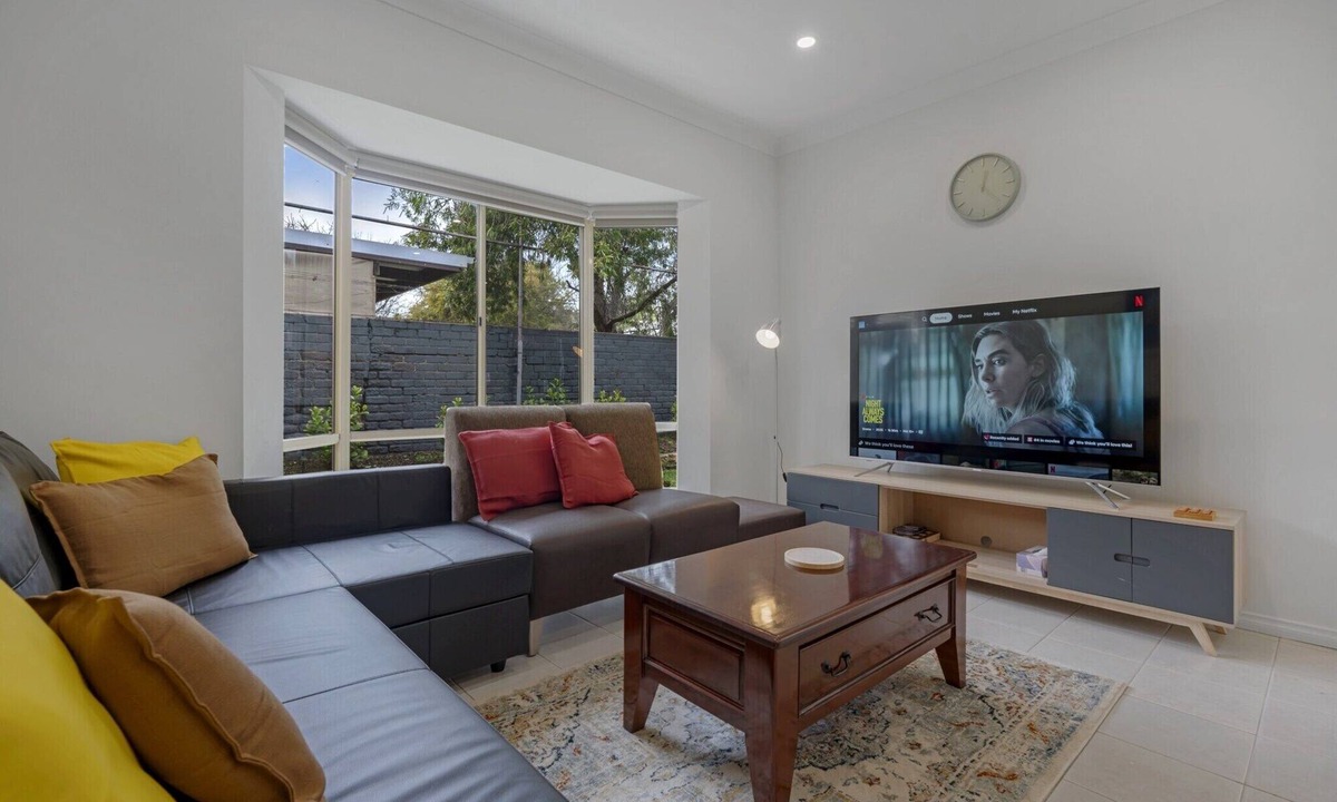 Glenunga Apartment | Spacious Glenunga Home with Garage Parking