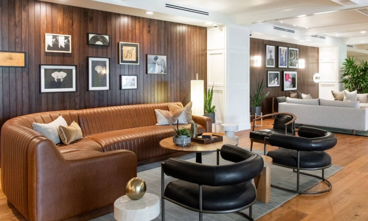 Music Row Hotel | Spacious Good-Value Accommodation! Near Gibson Guitar Factory, Pets are Allowed