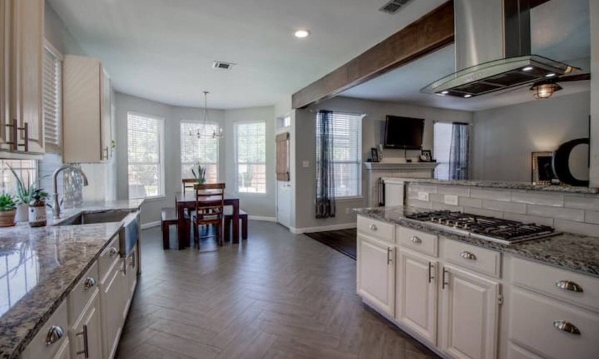 Plano House | Spacious Gorgeous Home With Year Round Pool Oasis