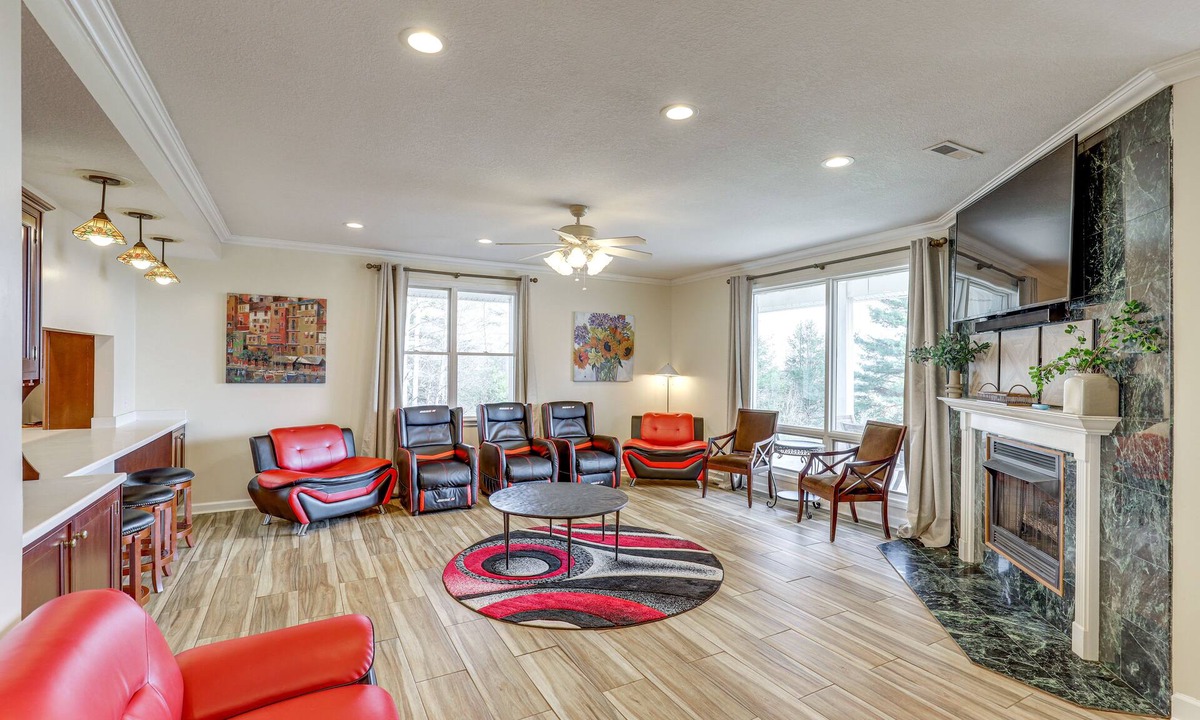 Marshall House | Spacious Group Retreat w/Game Room in Marshall!