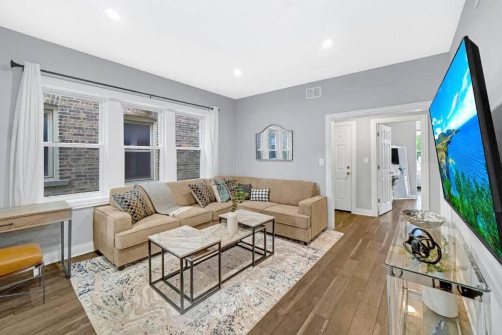 Forest Park Apartment | Spacious Haven 8-Min to Chicago Sleeps 10