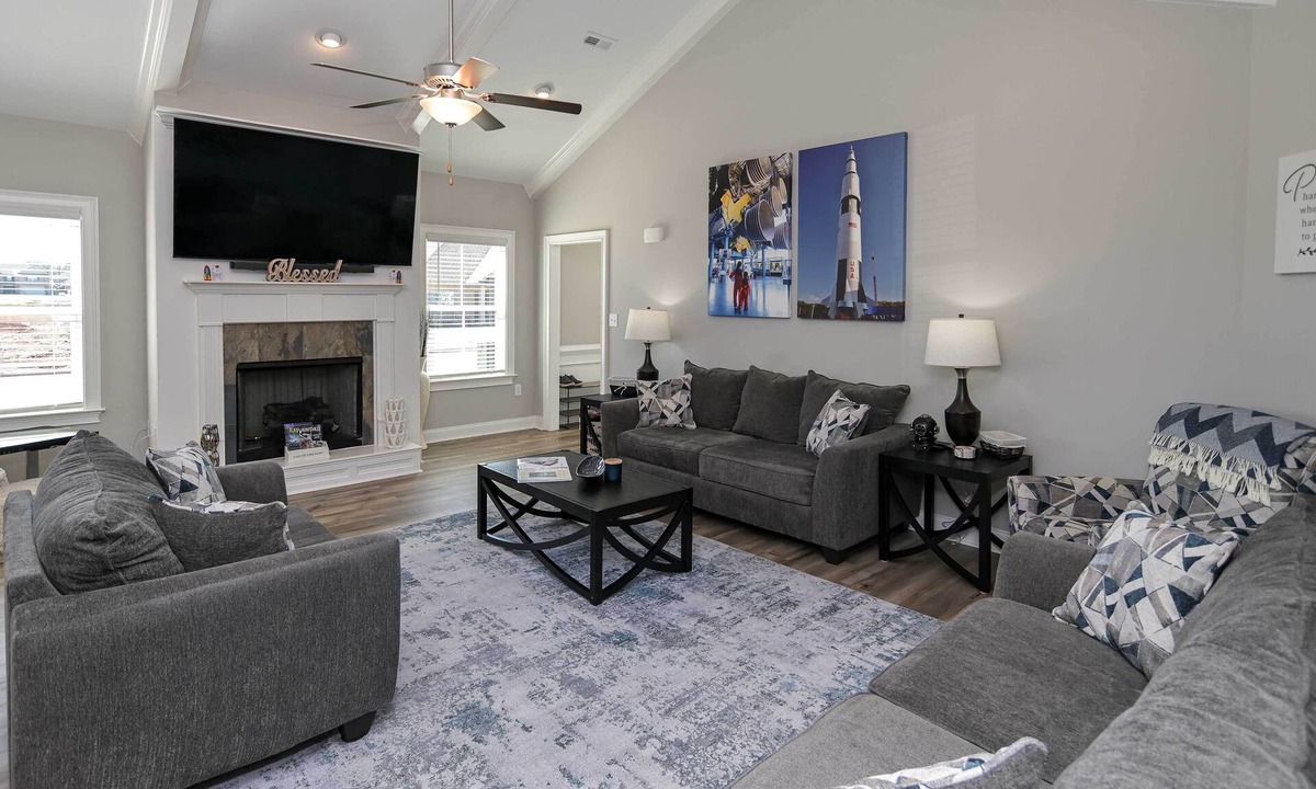 Hazel Green House | Spacious Hazel Green Home w/Fireplace, Yard!