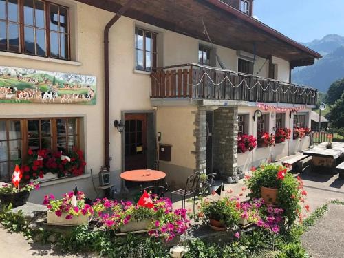 Les Sciernes-d'Albeuve House | Spacious House with Mountain View in Haut-Intyamon