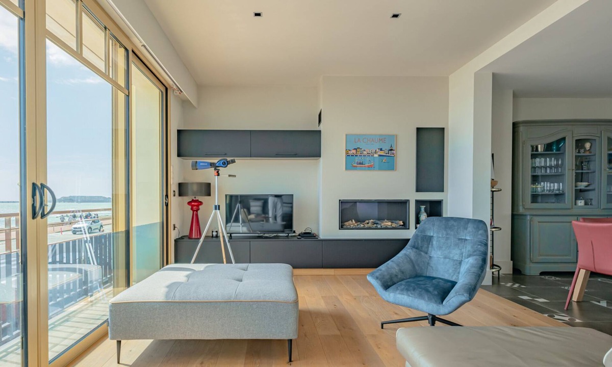 Les Sables d'Olonne House | Spacious house with elevator and air conditioning, near the beach