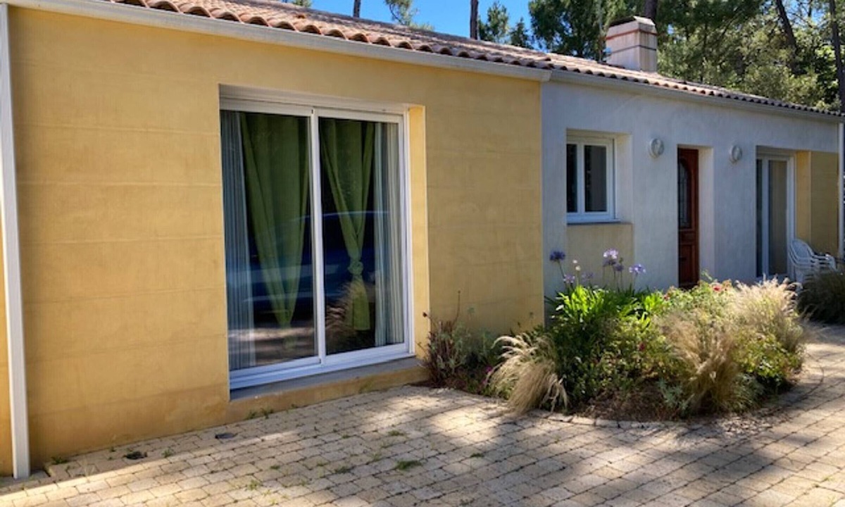 Saint-Jean-de-Monts House | Spacious house in St Jean de Monts, pets allowed, parking