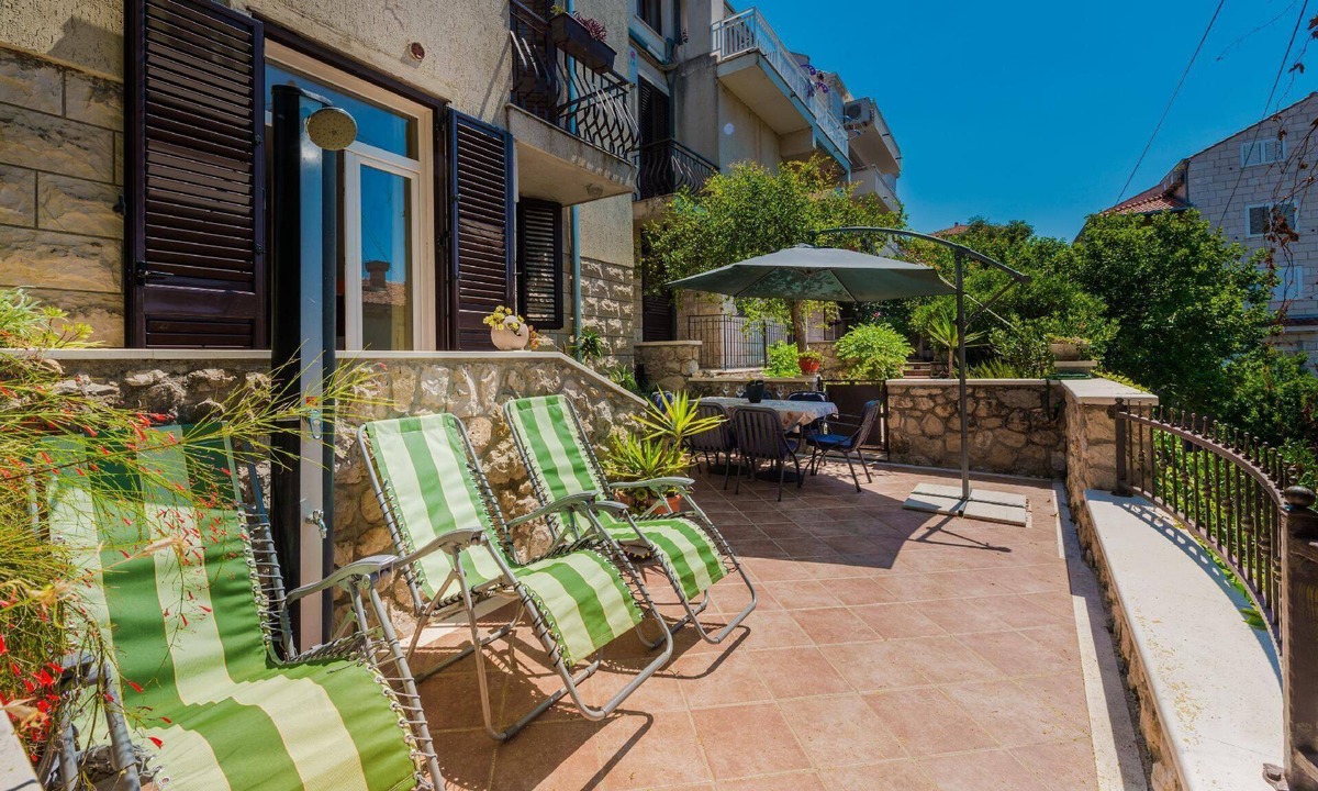 Gornji Kono Apartment | Spacious holiday apartment with a private terrace