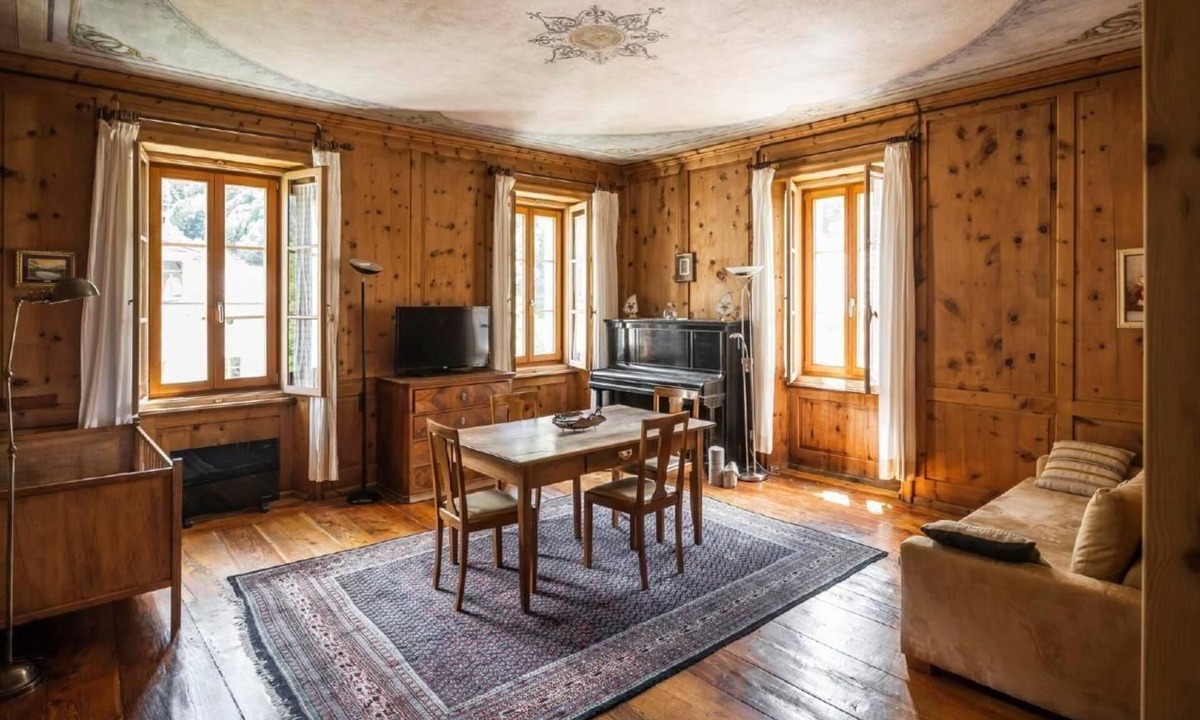 Castasegna Apartment | Spacious holiday flat
