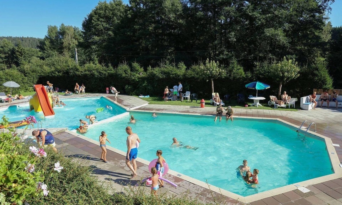 Signy-lAbbaye Apartment | Spacious Holiday Home in campsite