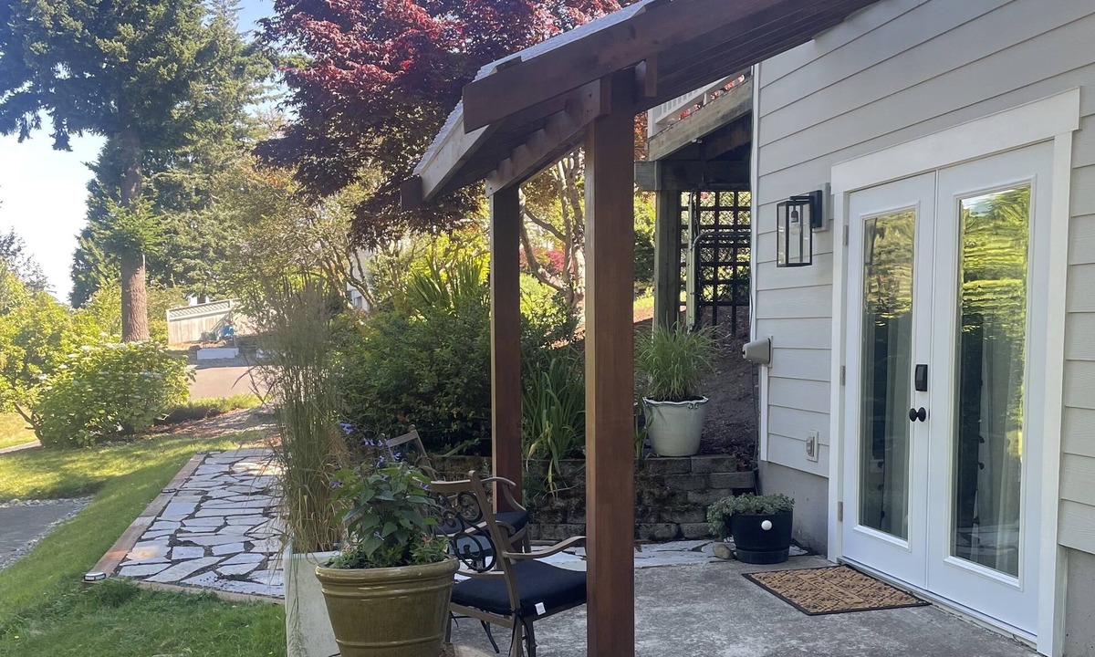 Samish Hill Apartment | Spacious home apartment in park like setting