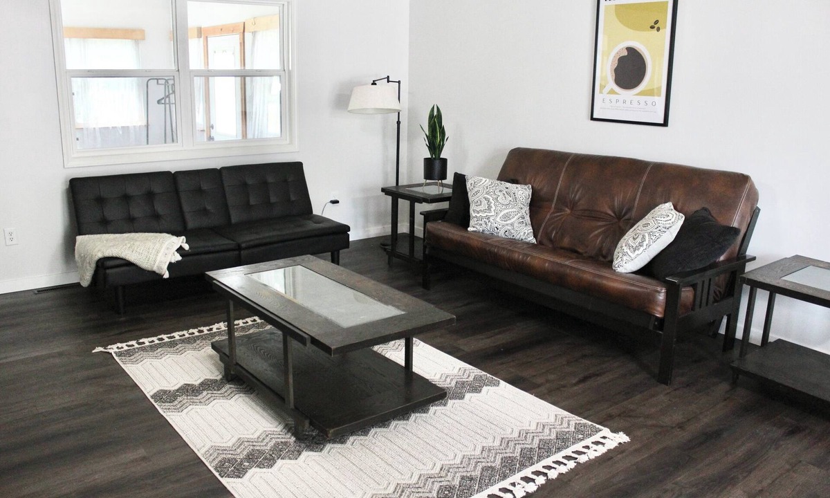 St. Robert House | Spacious Home Close to FLW