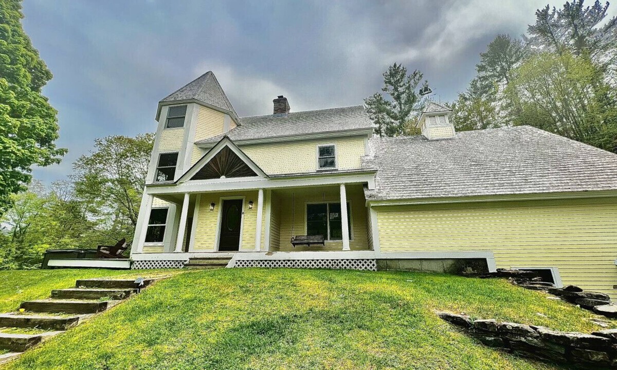 South Londonderry House | Spacious home Featuring a hot tub, fire pit, fireplace and more!