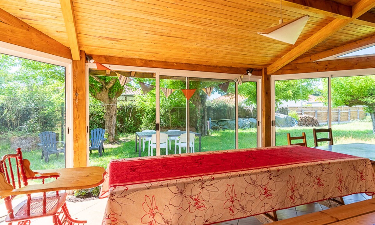 Parentis-en-Born House | Spacious Home in Parentis-en-Born, 15 Guests, near Center - Garden & Cleaning Included