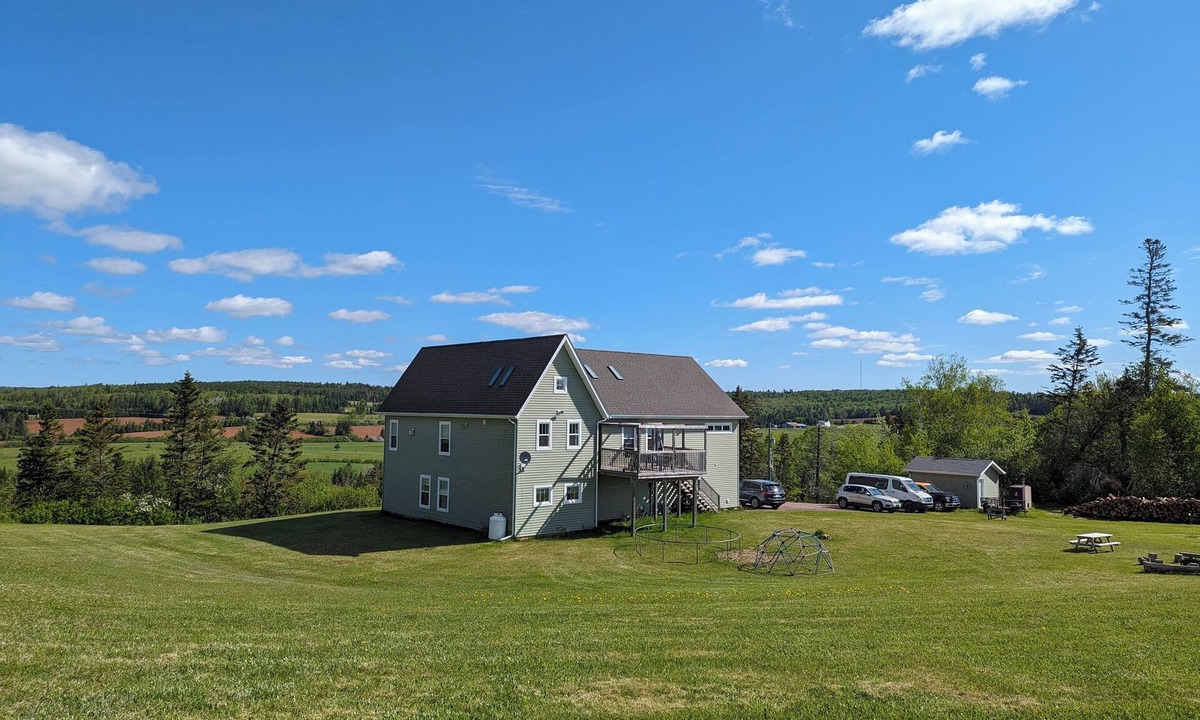 Charlotte's Shore House | Spacious home in Bonshaw Hills with beautiful views