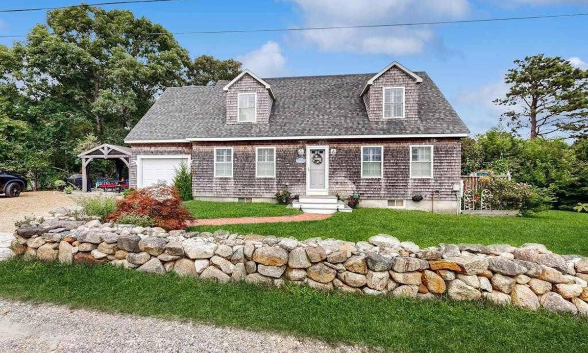 Oak Bluffs House | Spacious home in central location with beautiful patio, pool table, W/D, & AC