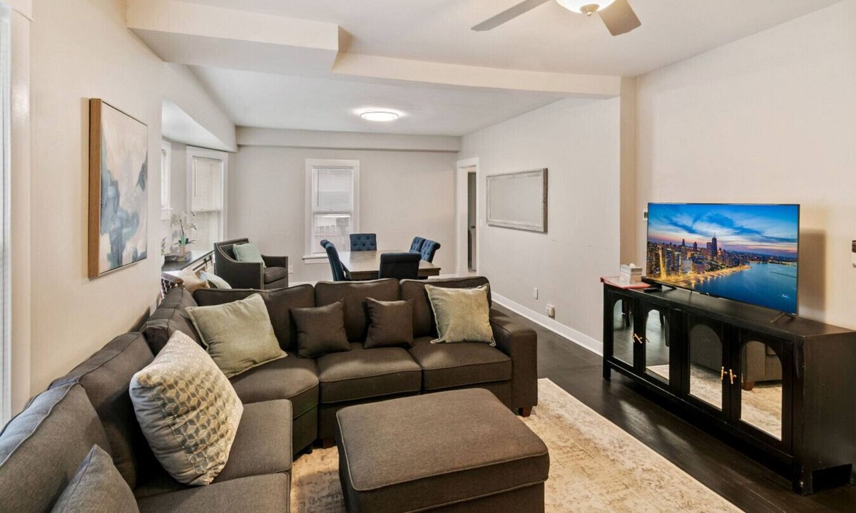 Libertyville House | Spacious Home in DT Libertyville Near Naval Base