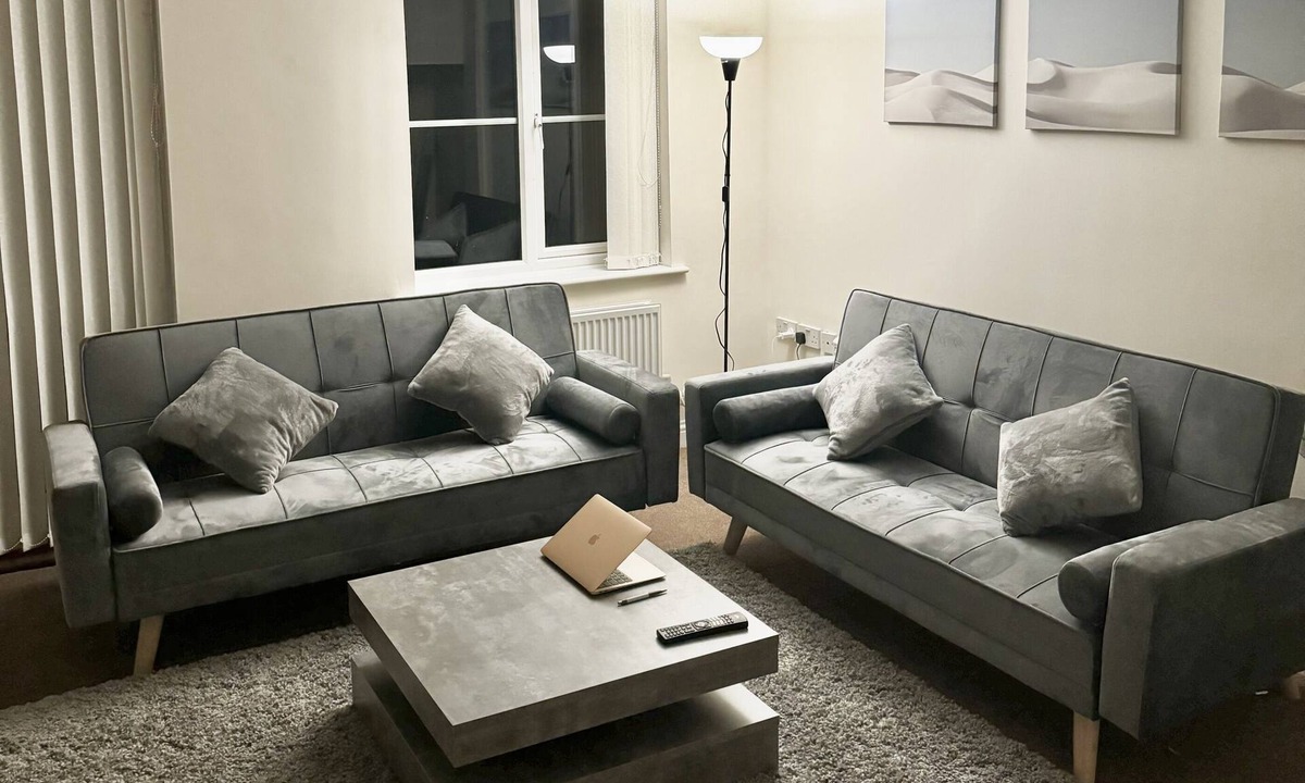 Ipswich House | Spacious Home in Prime location