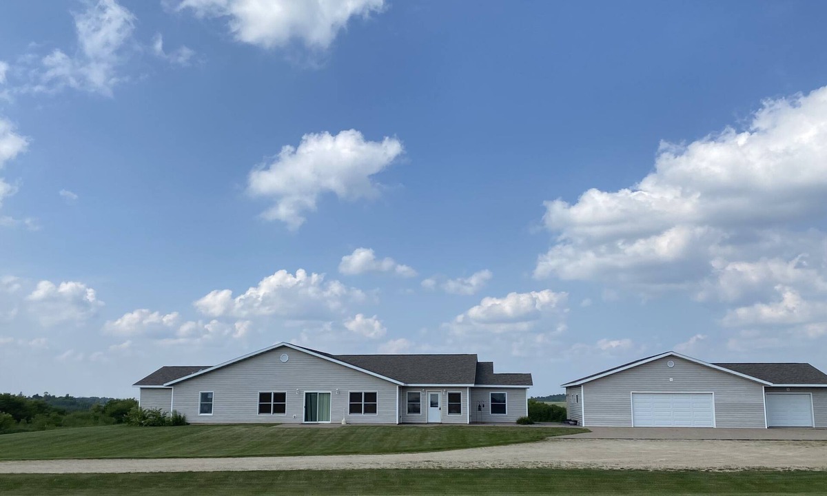 Viroqua House | Spacious Home in the Driftless