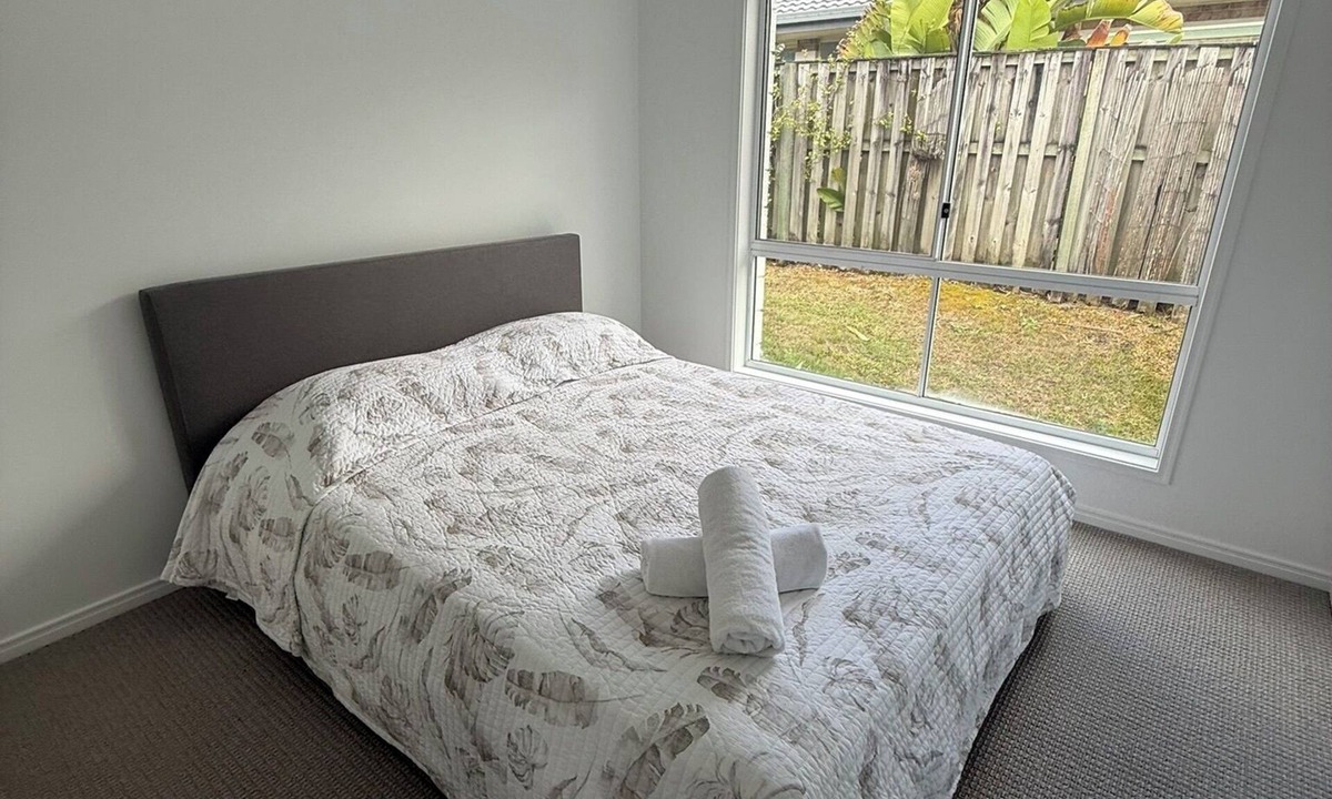 Pacific Pines House | Spacious Home Near Theme Parks