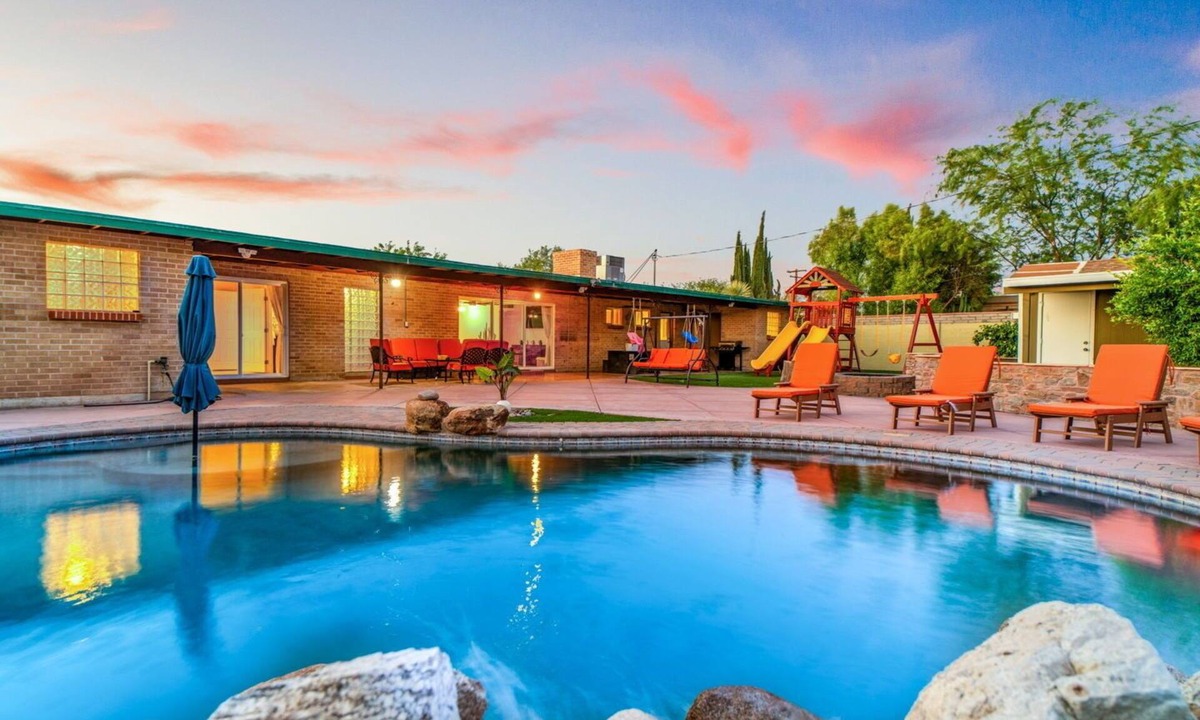 Tucson House | Spacious home pool, play yard, families, professionals, extended stays.