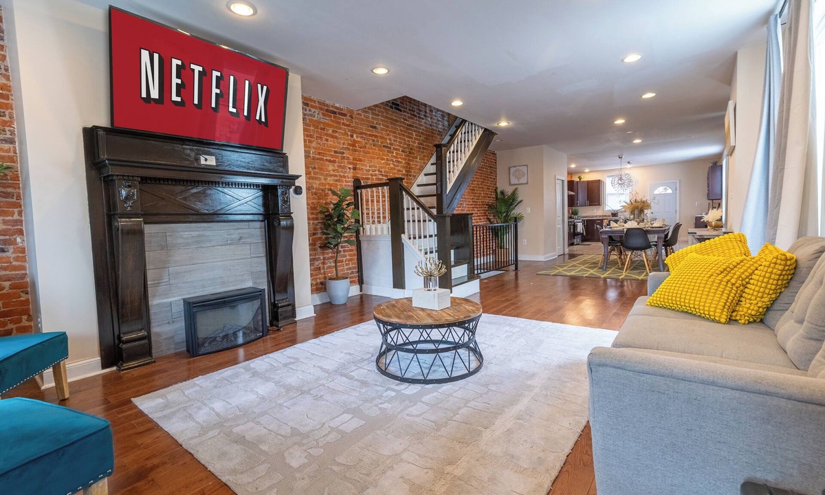 Garden Court House | Spacious Home Sleeps 10/Near Train to Center City