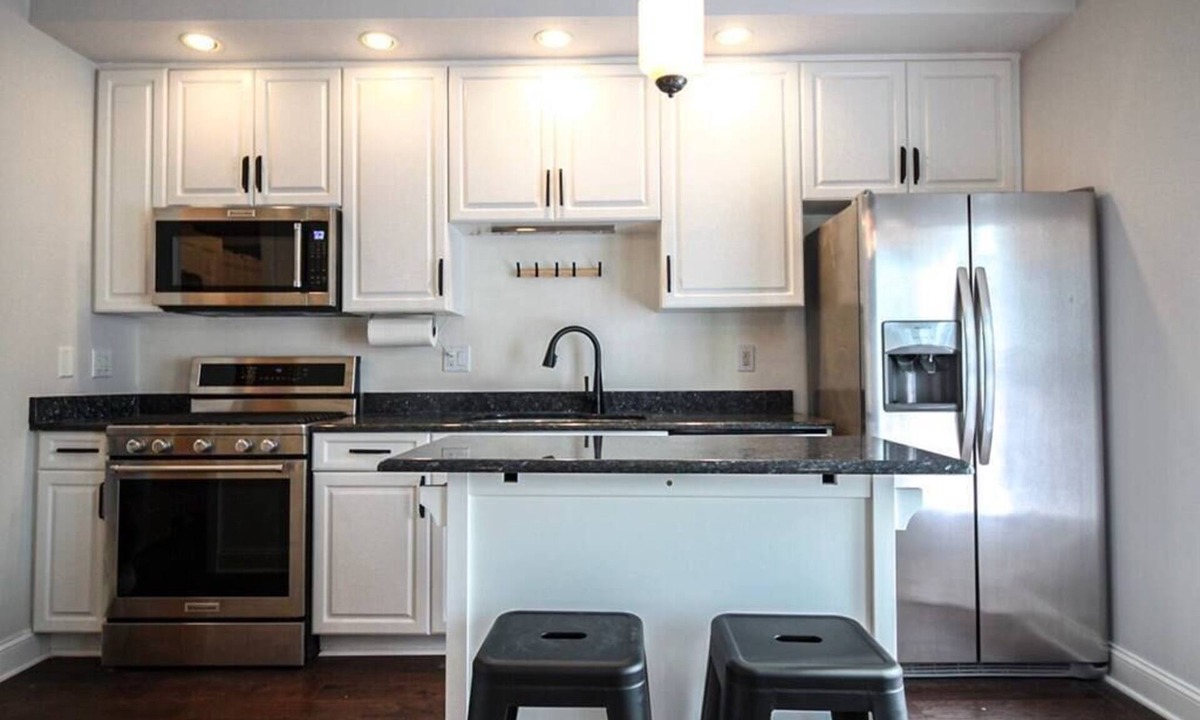 Graduate Hospital House | Spacious Home W/ Garage & Patio Hosted By StayRafa