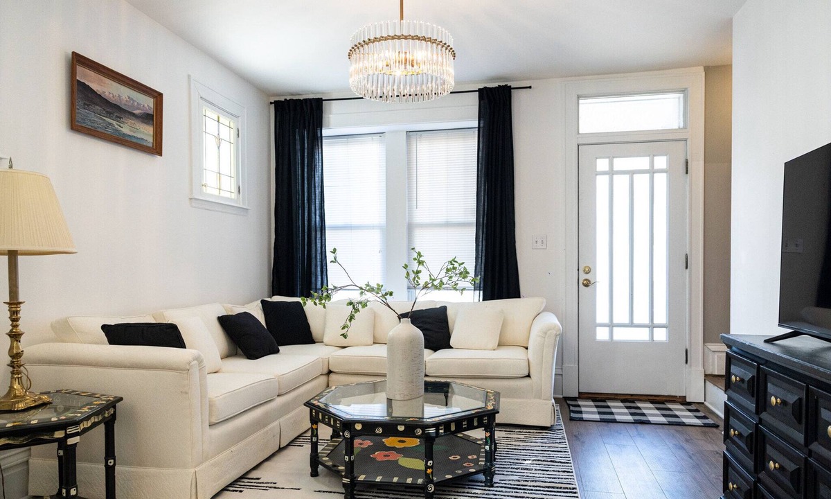 Northampton House | Spacious Home w/King bed! Fenced Yard