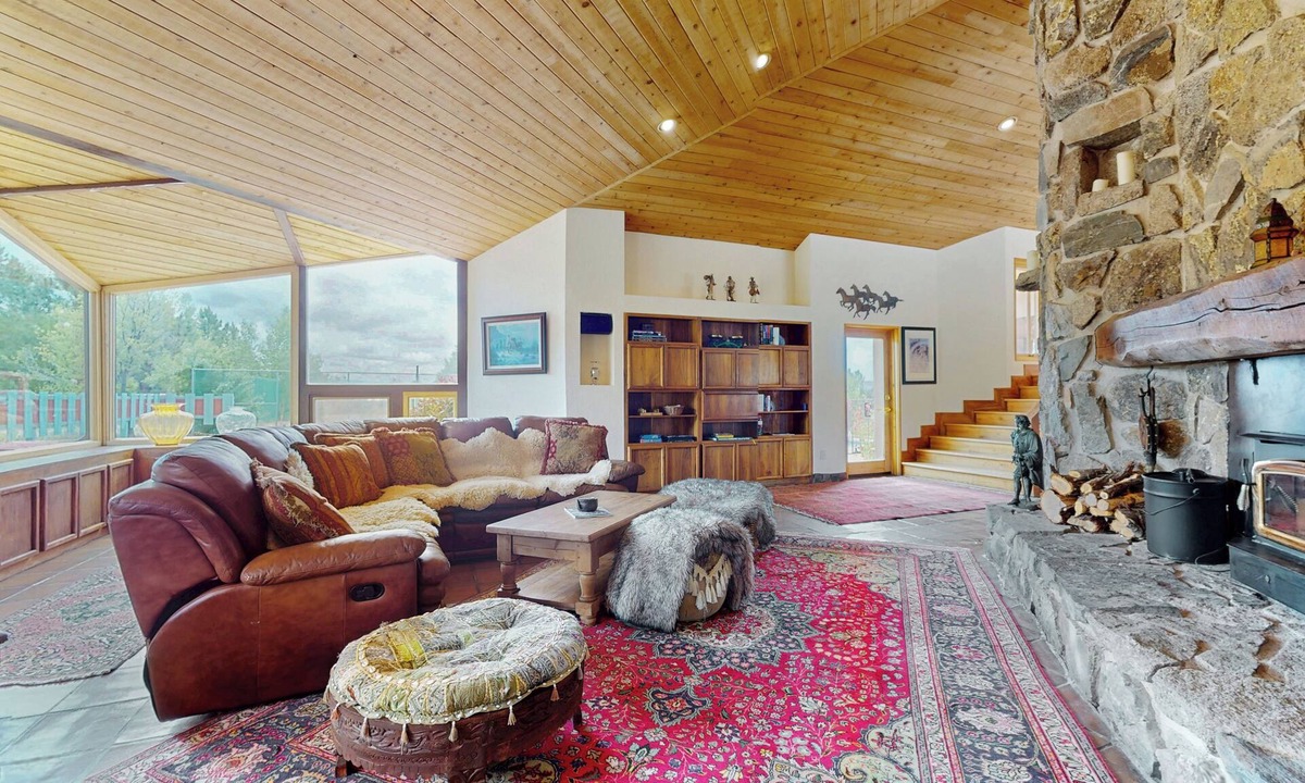 Arroyo Seco House | Spacious Home w/Pool & Hot Tub in Arroyo Seco!