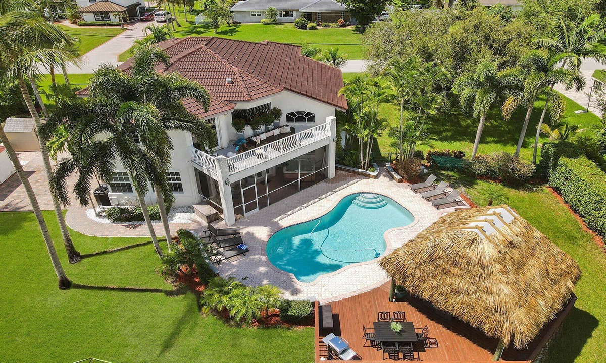 Plantation House | Spacious home w/private pool & game room