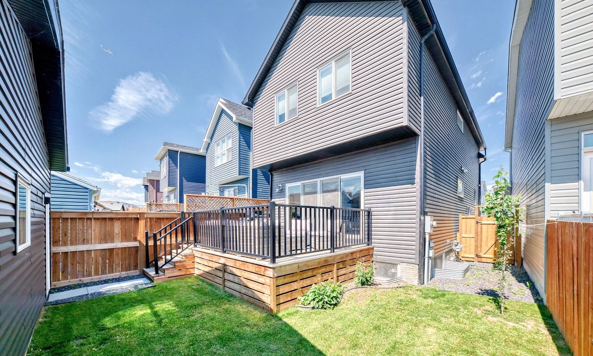 Southeast Calgary House | Spacious Home w/Sauna & Fenced Yard w/BBQ, Pet-Friendly, Sleeps 10, King Beds