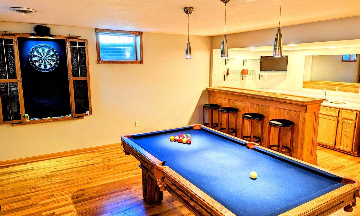 Ankeny House | Spacious home with game room - Close to everything!