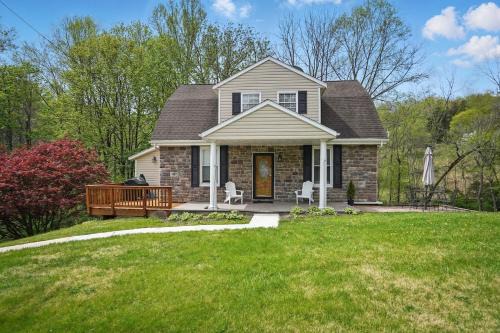 White Hall House | Spacious home with great outdoor area