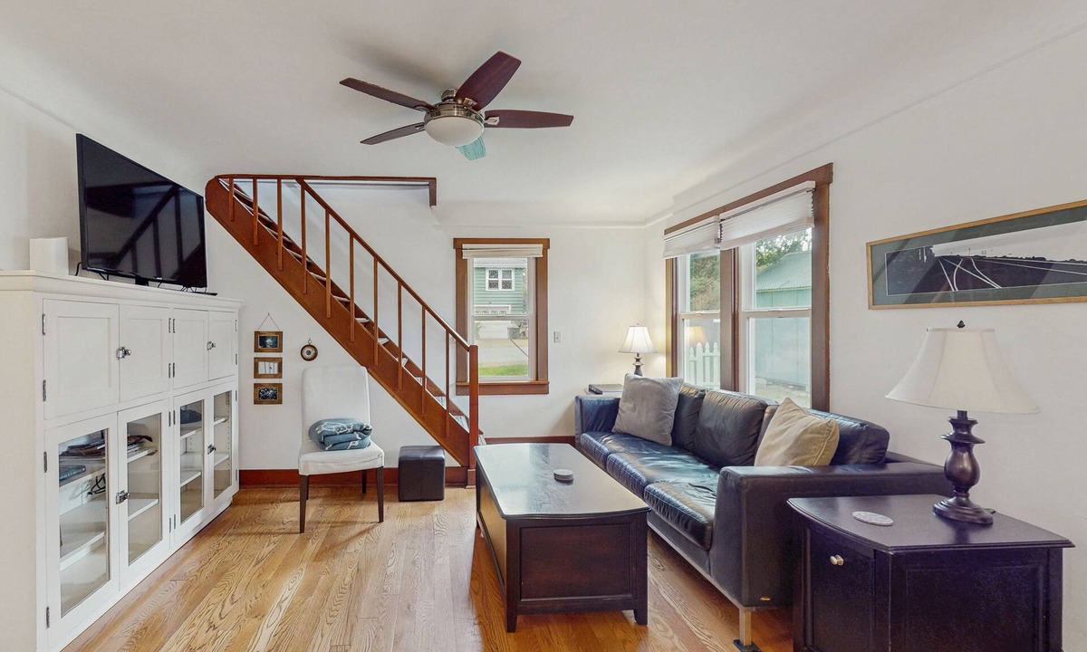 North Beach/Blue Ridge House | Spacious home with kitchen, wifi, front porch & easy beach access