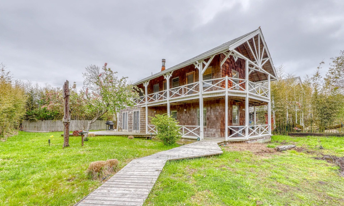 Ocean Beach House | Spacious home with renovated kitchen, large deck, & tennis