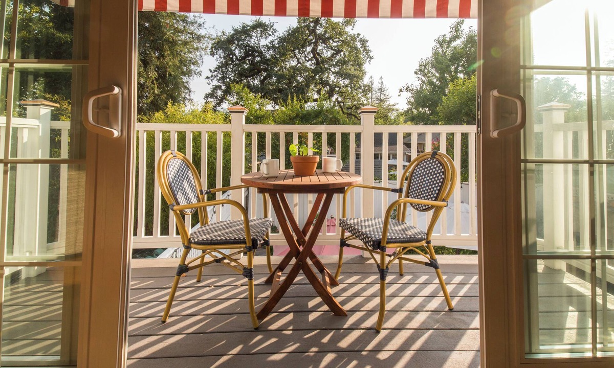 St. Helena Apartment | Spacious Honeymoon Suite