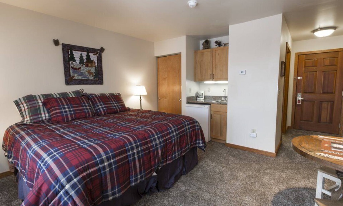 Whitefish Hotel | Spacious, Hotel-Style Room with Valley Views