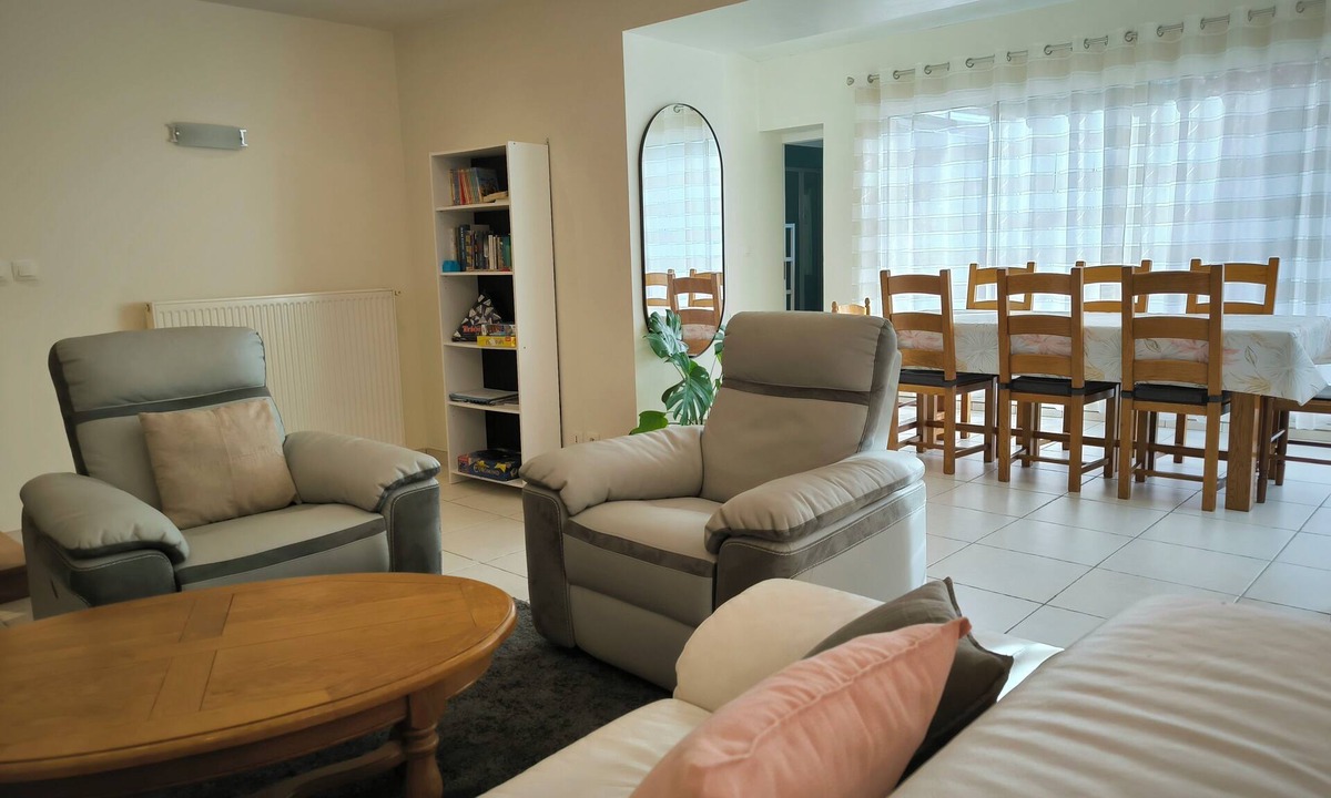Luc-sur-Mer House | Spacious house 300 m from the sea. Sheltered garden