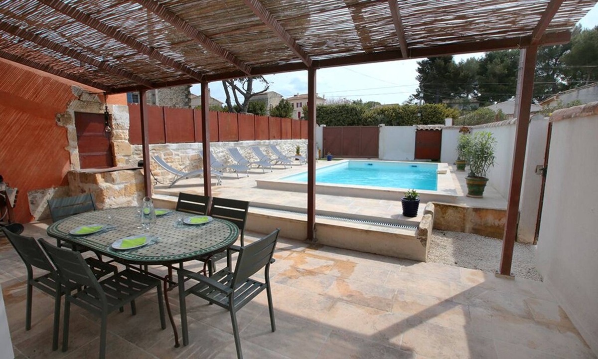 Fontvieille House | SPACIOUS HOUSE 5 MINUTES WALK FROM THE VILLAGE SWIMMING POOL COMFORT, CALM