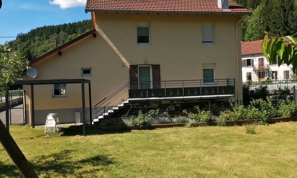 Travexin House | Spacious house 5 people possible 7, enclosed garden, animals accepted class 3 stars