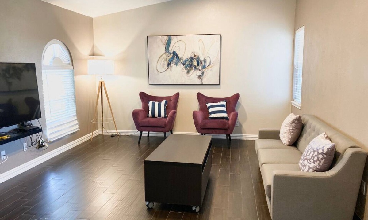 Garland House | Spacious House, A Hidden Gem. NO PARTY