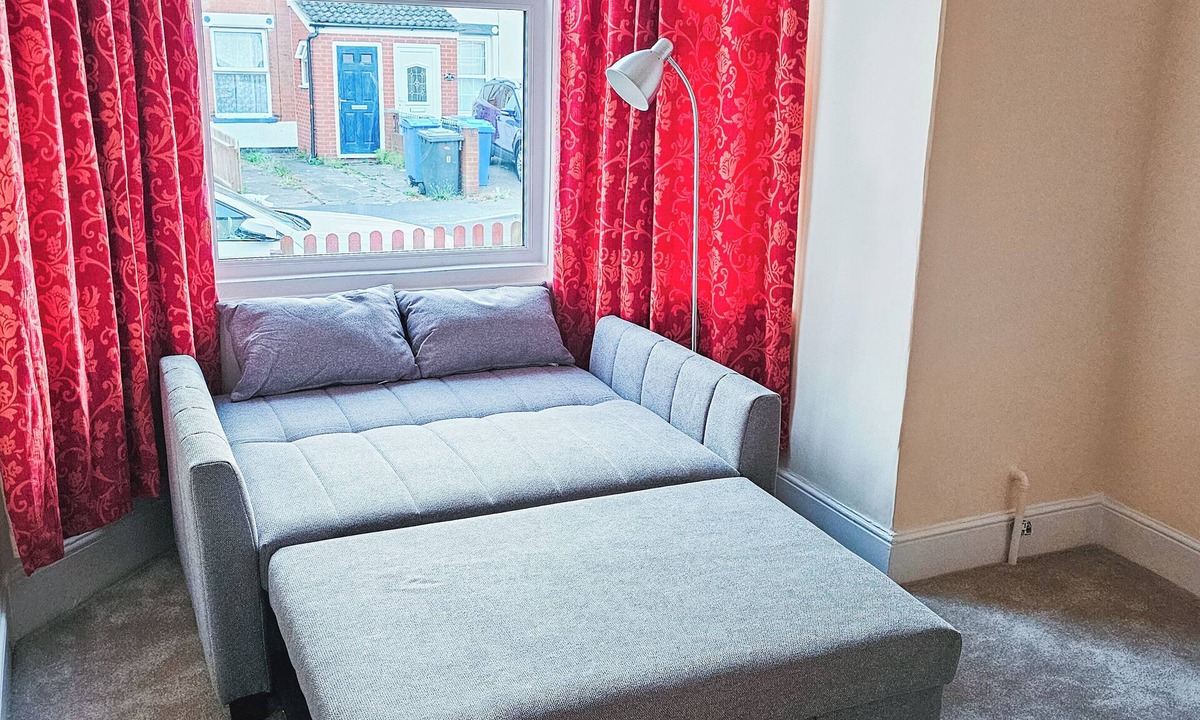 Ipswich House | Spacious House in Ipswich