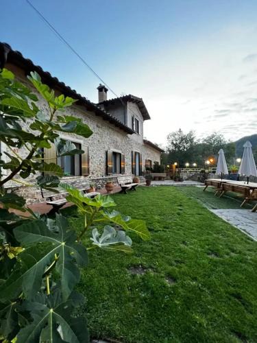 Ogassa House | Spacious House in Ogassa with Terrace and BBQ