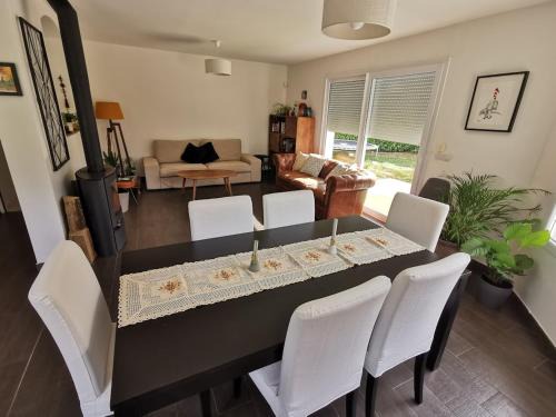 Thoiry House | Spacious House, long stay, 6 kms from CERN